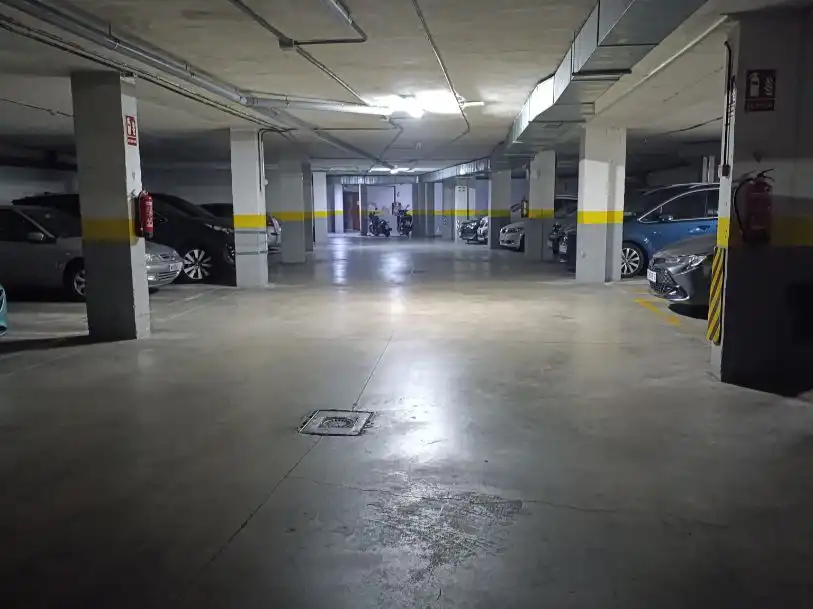 Parking of Garage for rent in Madrid  with Alarm