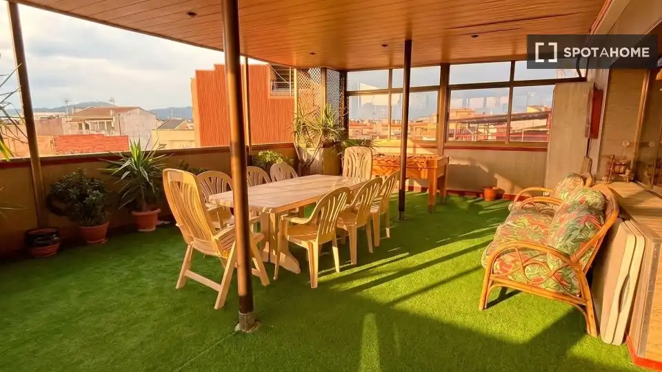 Terrasse von Wohnung zur untervermieten in Sabadell mit Klimaanlage, Terrasse und Möbliert