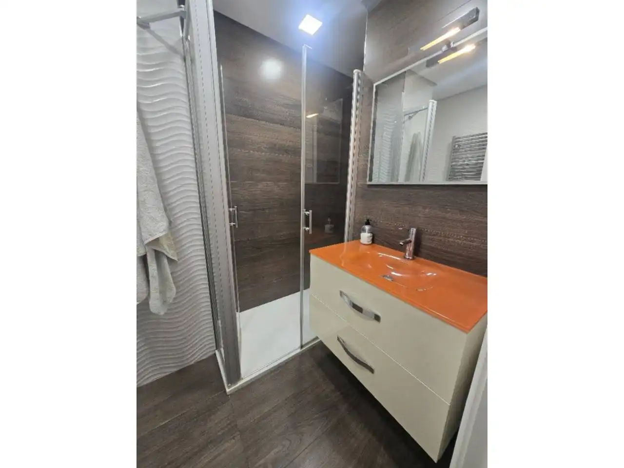 Baño de Dúplex en venta en Lugo con Calefacción, Trastero y Amueblado
