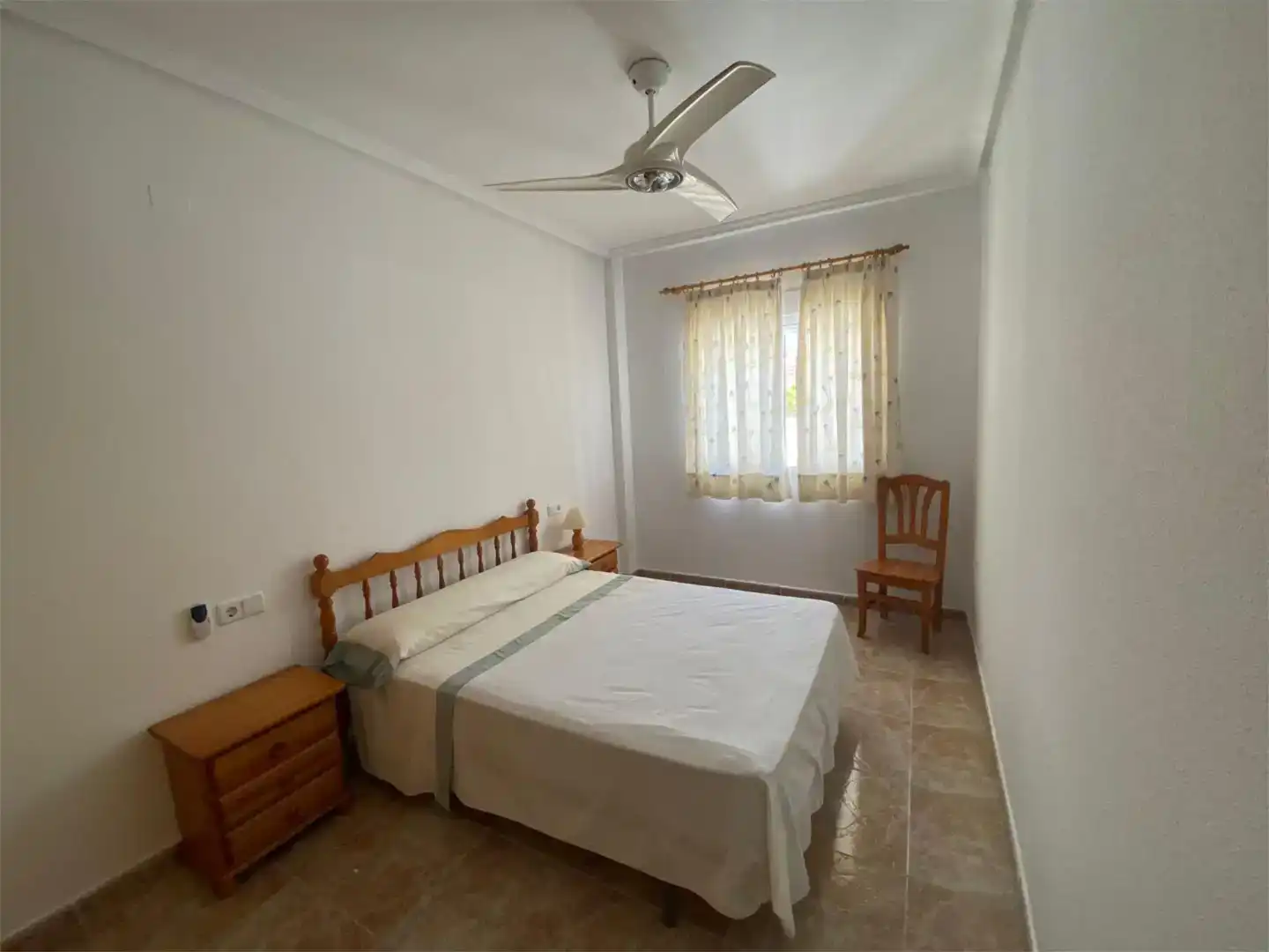 Habitación de Dúplex de alquiler en Pilar de la Horadada con Aire acondicionado, Trastero y Amueblado