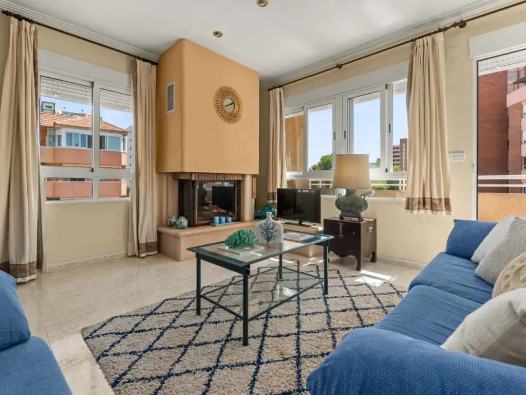 Sala de estar de Ático en venta en El Campello con Aire acondicionado, Terraza y Amueblado