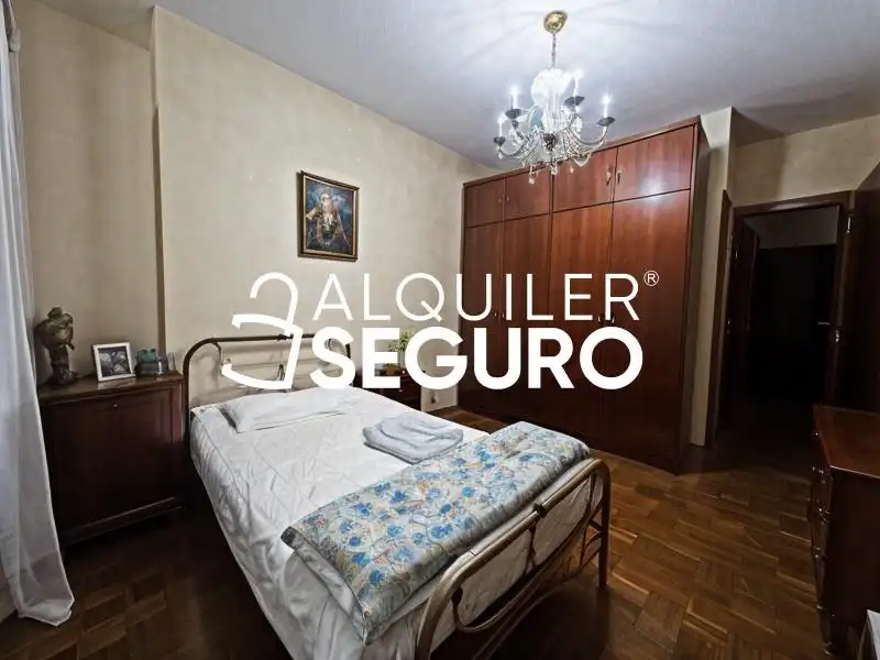 Habitación de Piso de alquiler en Madrid con Calefacción y Amueblado