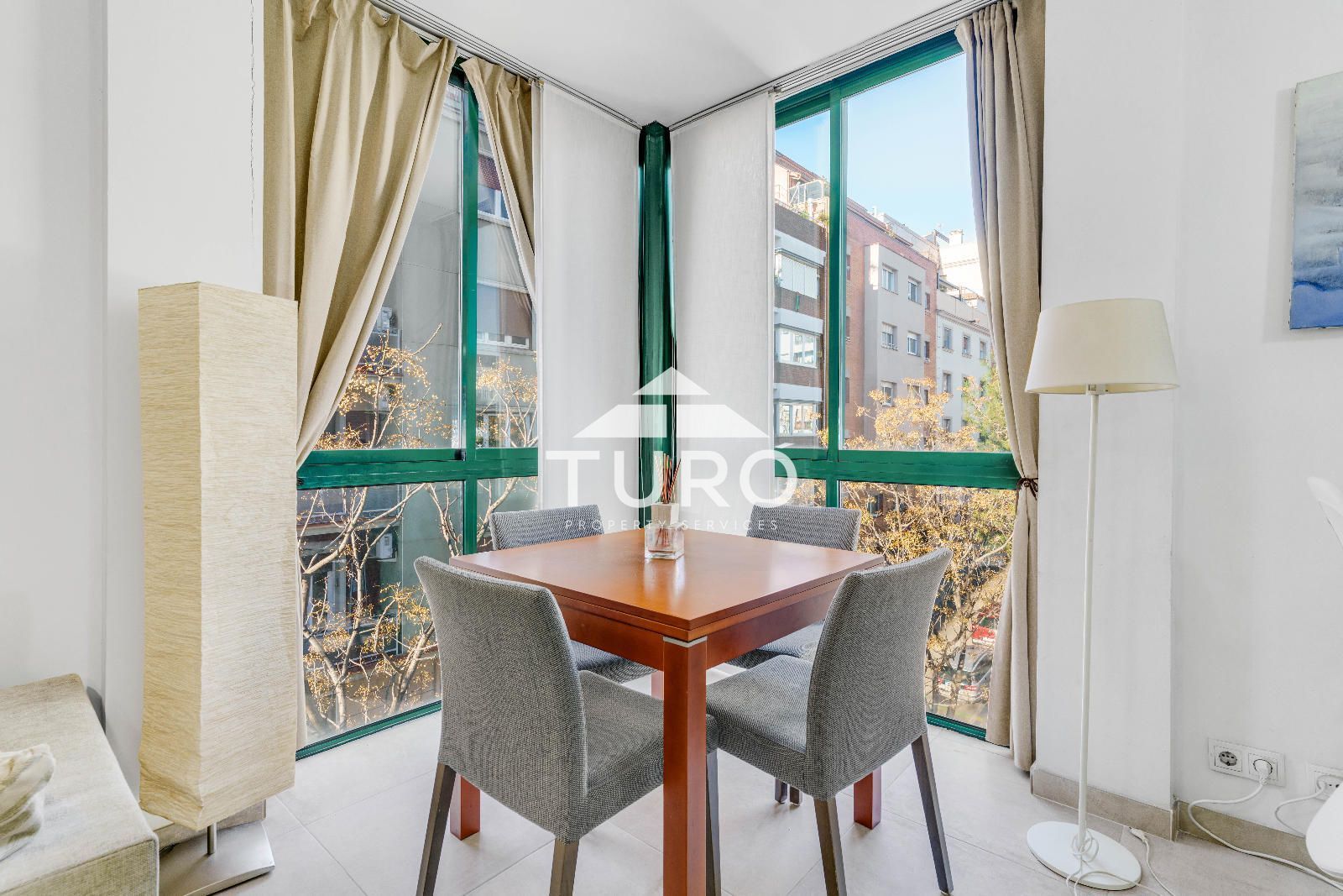 Dormitori de Pis en venda en  Barcelona Capital amb Calefacció i Forn