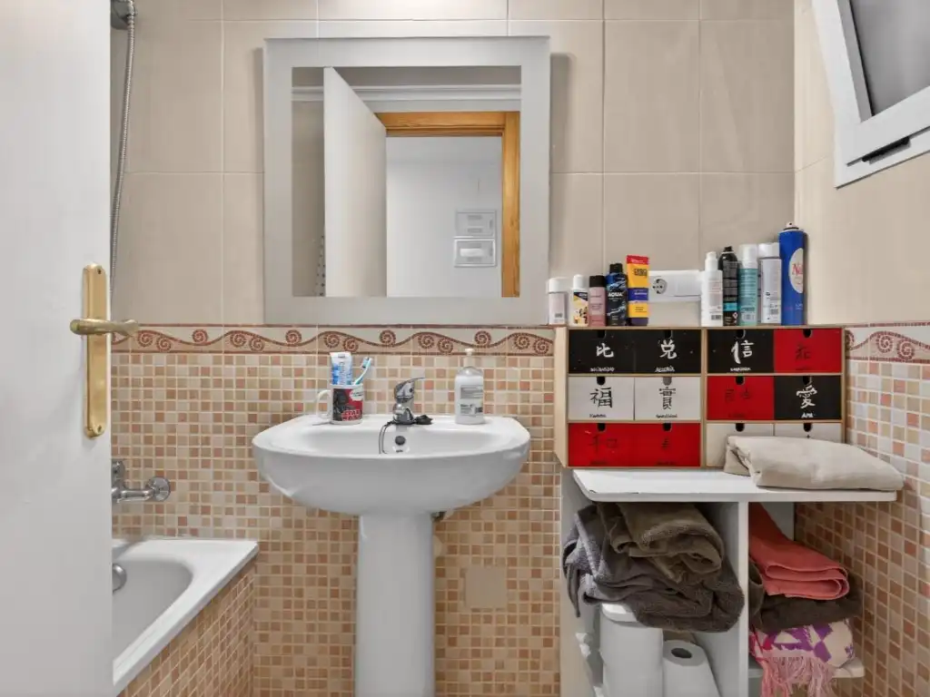 Bany de Apartament en venda en Torrevieja amb Moblat