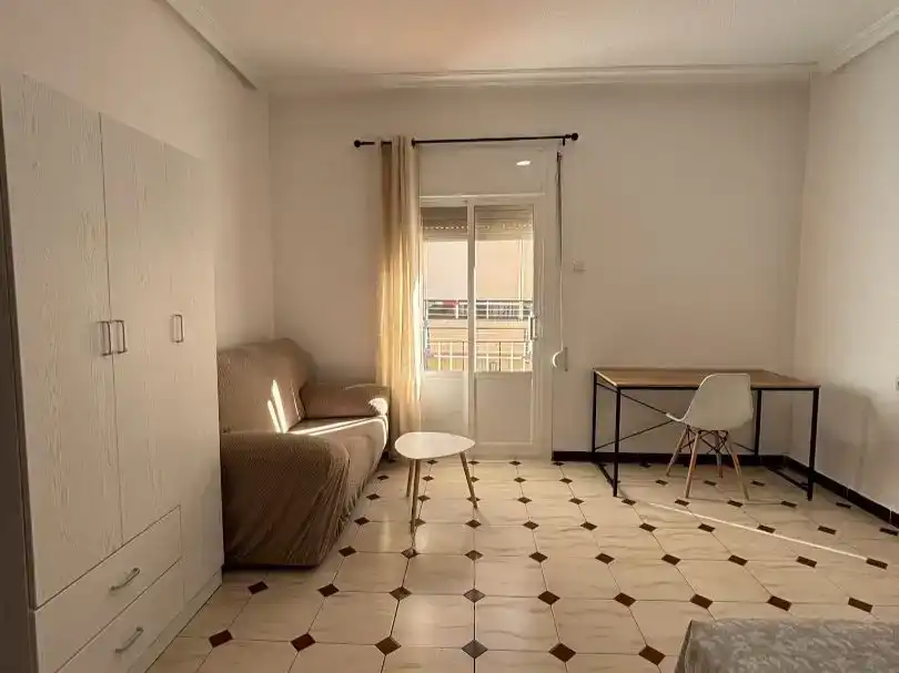 Sala de estar de Piso para compartir en Plaza de Toros - Avenida Chapí - Trinquete  