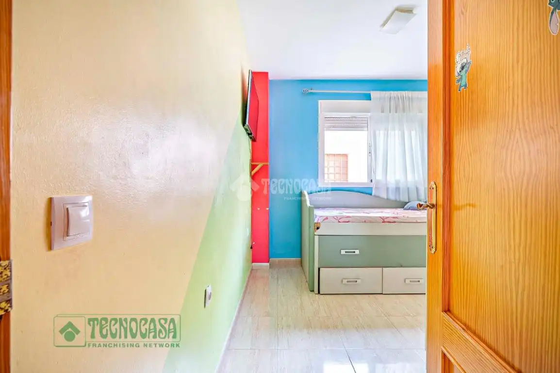 Schlafzimmer von Wohnung zum Verkauf in Vícar mit Heizung