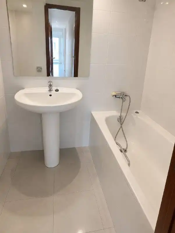 Bathroom of Apartments for sale in Roses  with Air Conditioner and Heating