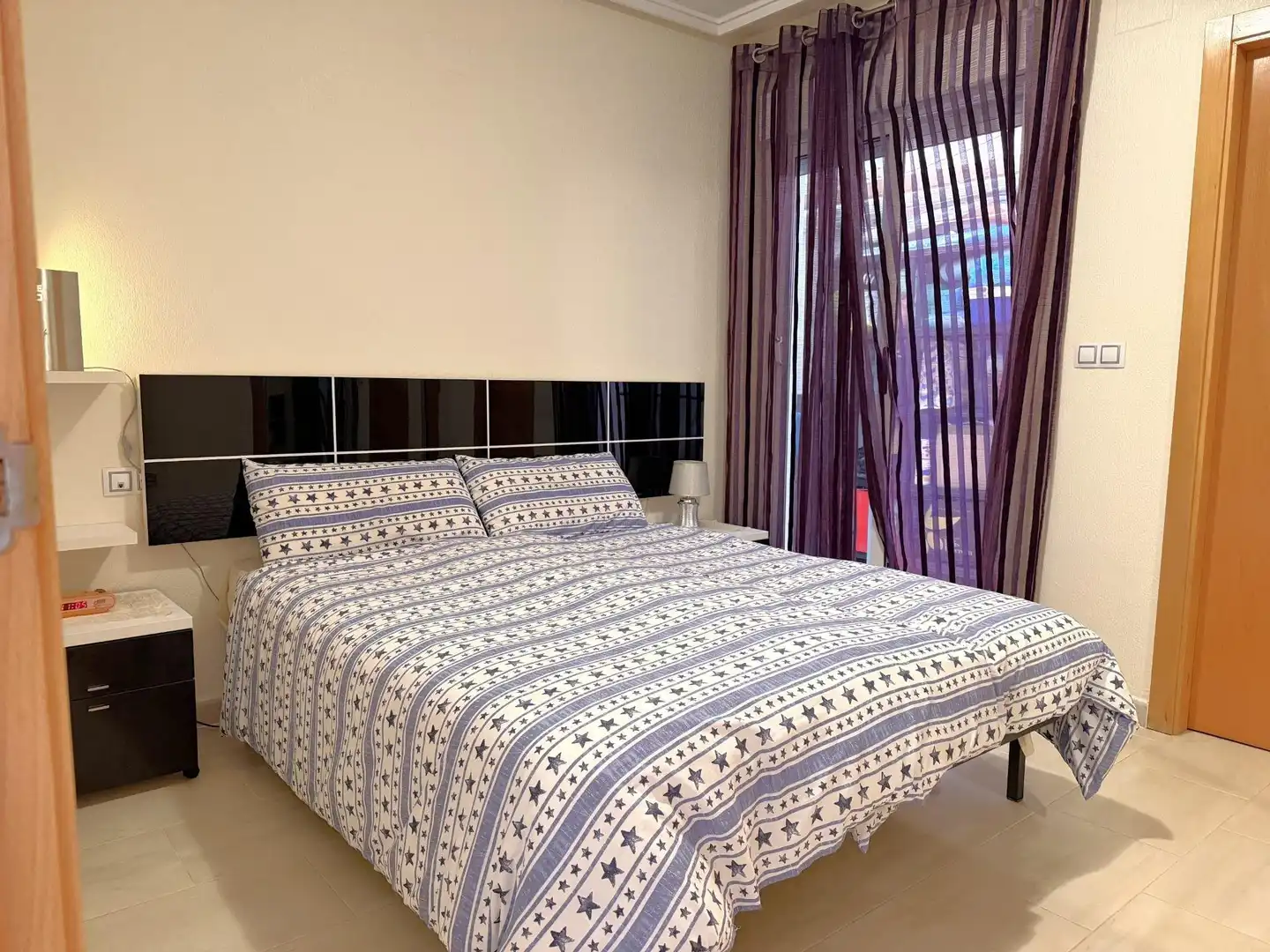 Habitación de Apartamento en venta en Torrevieja con Aire acondicionado, Terraza y Amueblado
