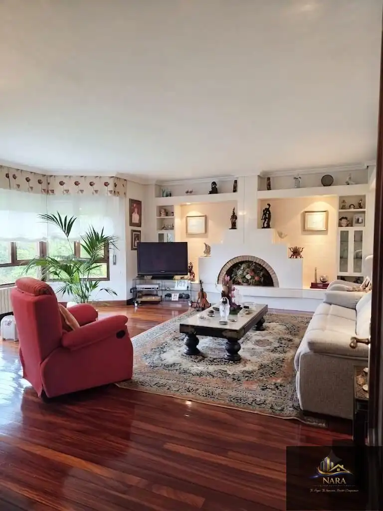 Living room of Houses for sale in Torrelavega   with Heating, Private garden and Parquet flooring