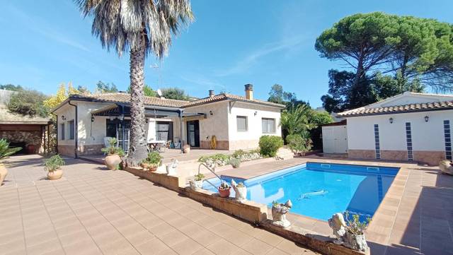 Casa-chalet en Venta en Carrer Ronda Goba, 35 en La Goba