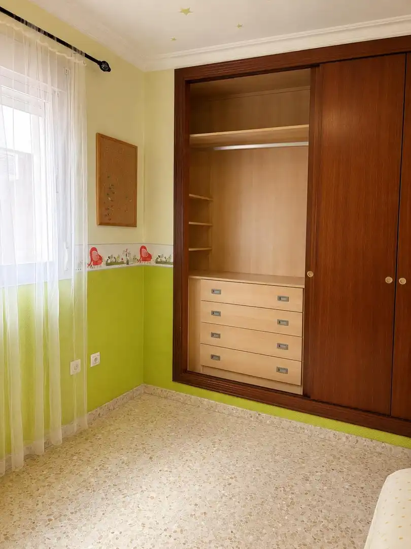 Dormitori de Planta baixa en venda en Vélez-Málaga amb Terrassa, Moblat i Balcó