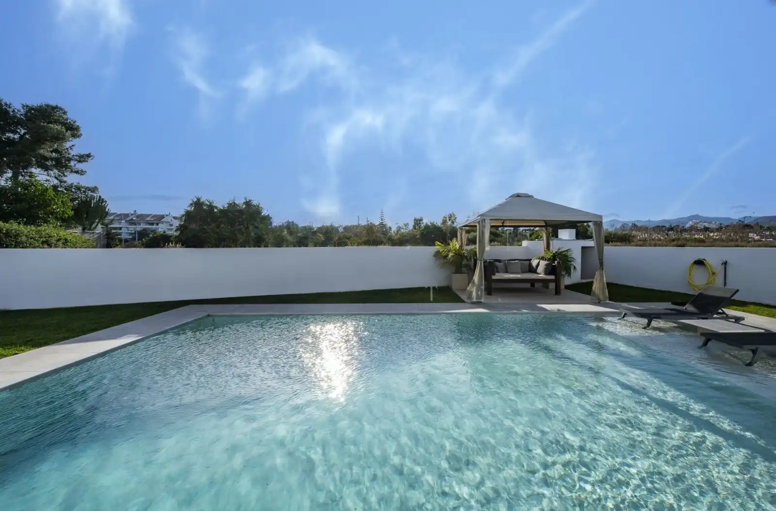 Casa o xalet de lloguer a Guadalmina Baja