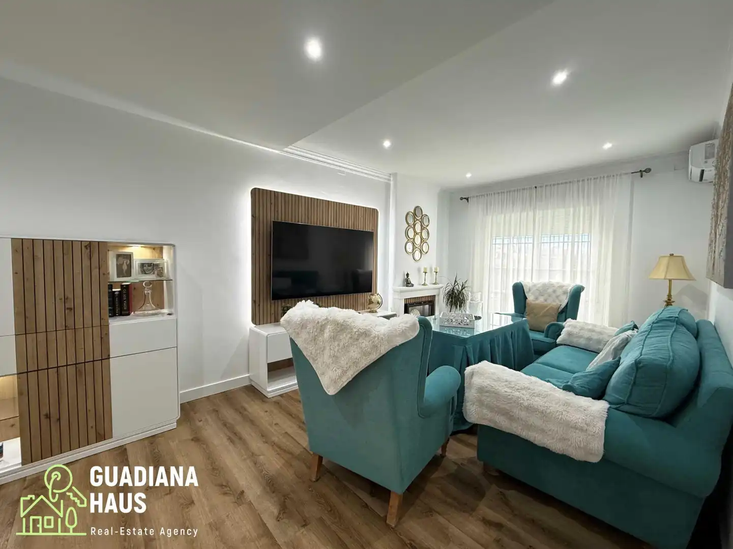 Sala d'estar de Apartament en venda en Ayamonte amb Aire condicionat, Jardí privat i Terrassa