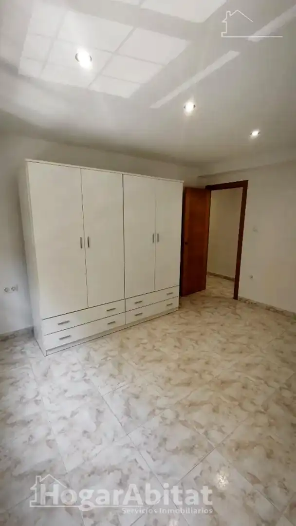 Bedroom of Flat for sale in Valencia  with Air Conditioner, Heating and Balcony