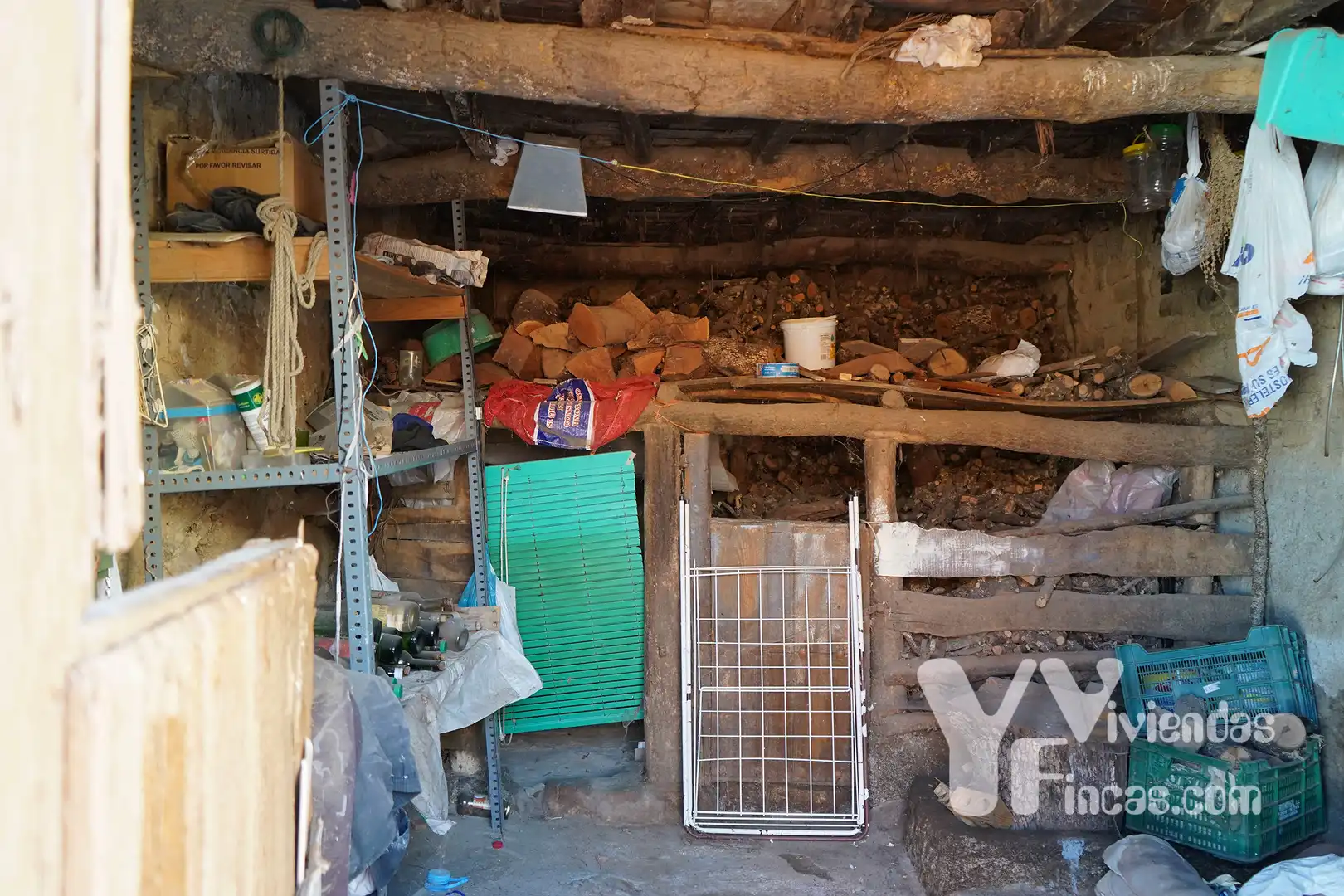 Country homes for sale in Valdelacasa  with Storage room