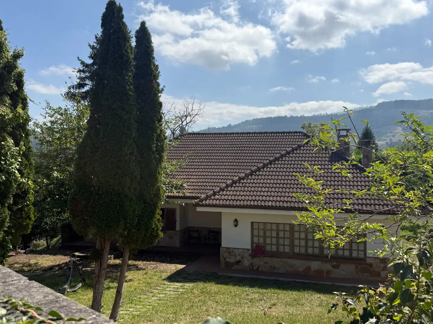 Außenansicht von Haus oder Chalet zum Verkauf in Gijón  mit Heizung, Privatgarten und Parkett