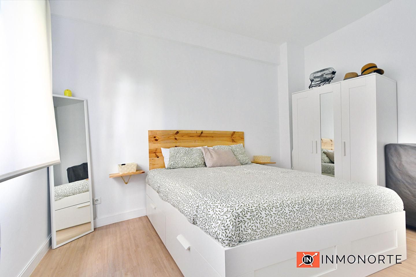 Habitación de Planta baja en venta en Laredo con Calefacción y Amueblado