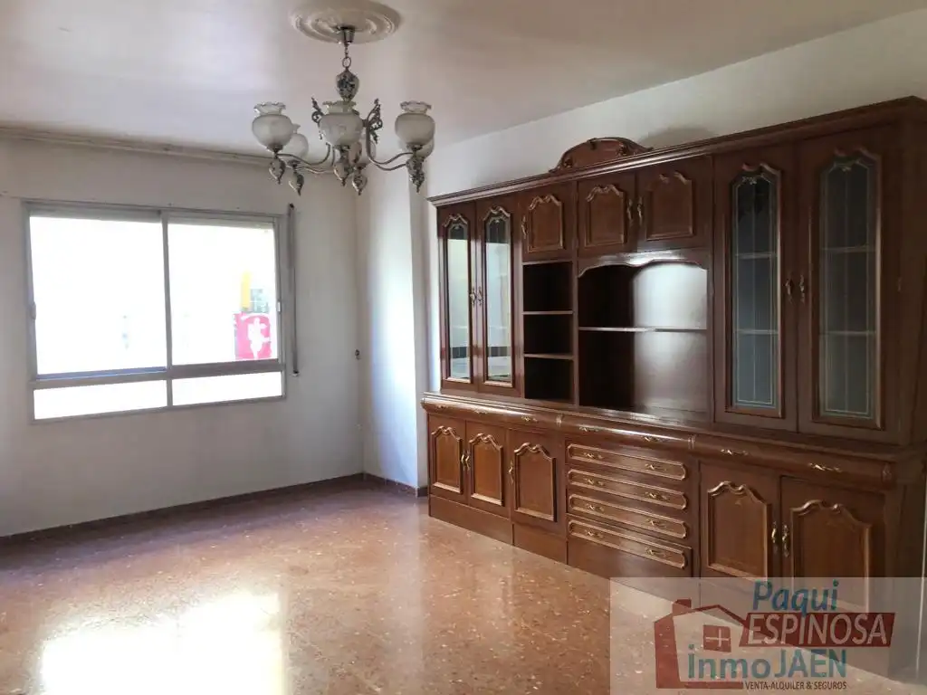 Piso con terraza en venta en Martos, imagen 2