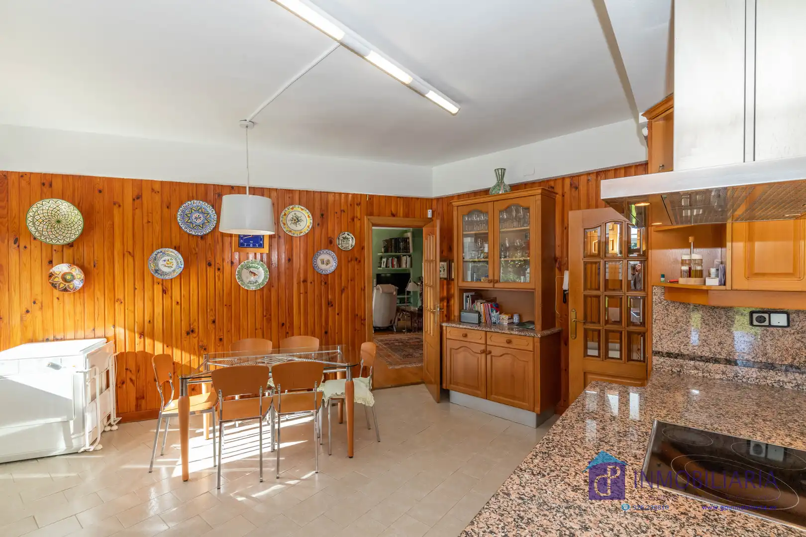 Cocina de Casa o chalet en venta en Zaragoza con Aire acondicionado, Calefacción y Jardín privado