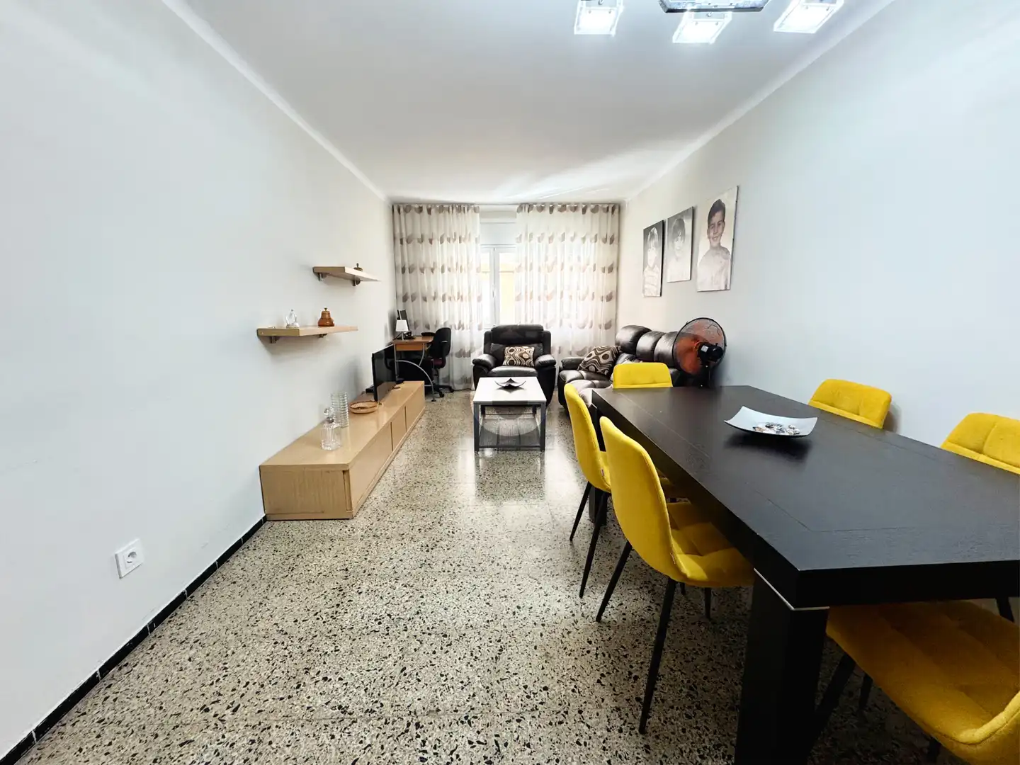 Sala d'estar de Pis en venda en Cornellà de Llobregat
