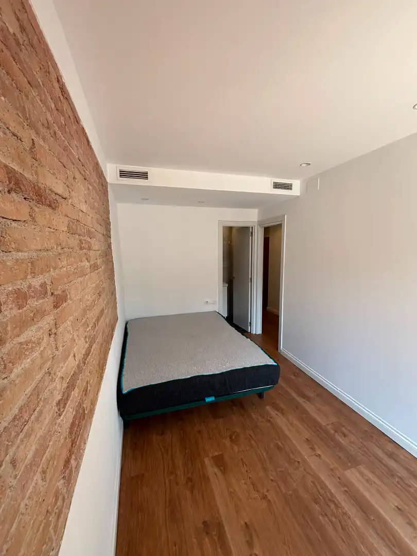 Habitación de Piso en venta en Barcelona con Balcón