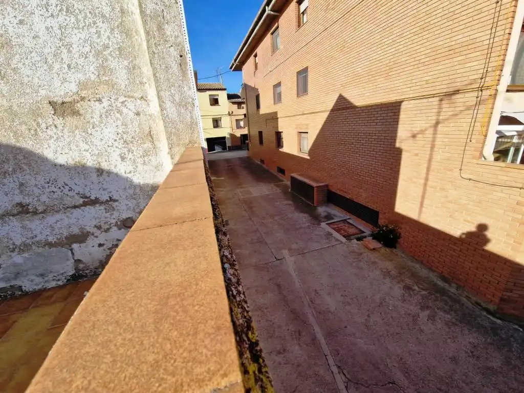 Exterior view of Houses for sale in Binéfar  with Terrace, Storage room and Balcony