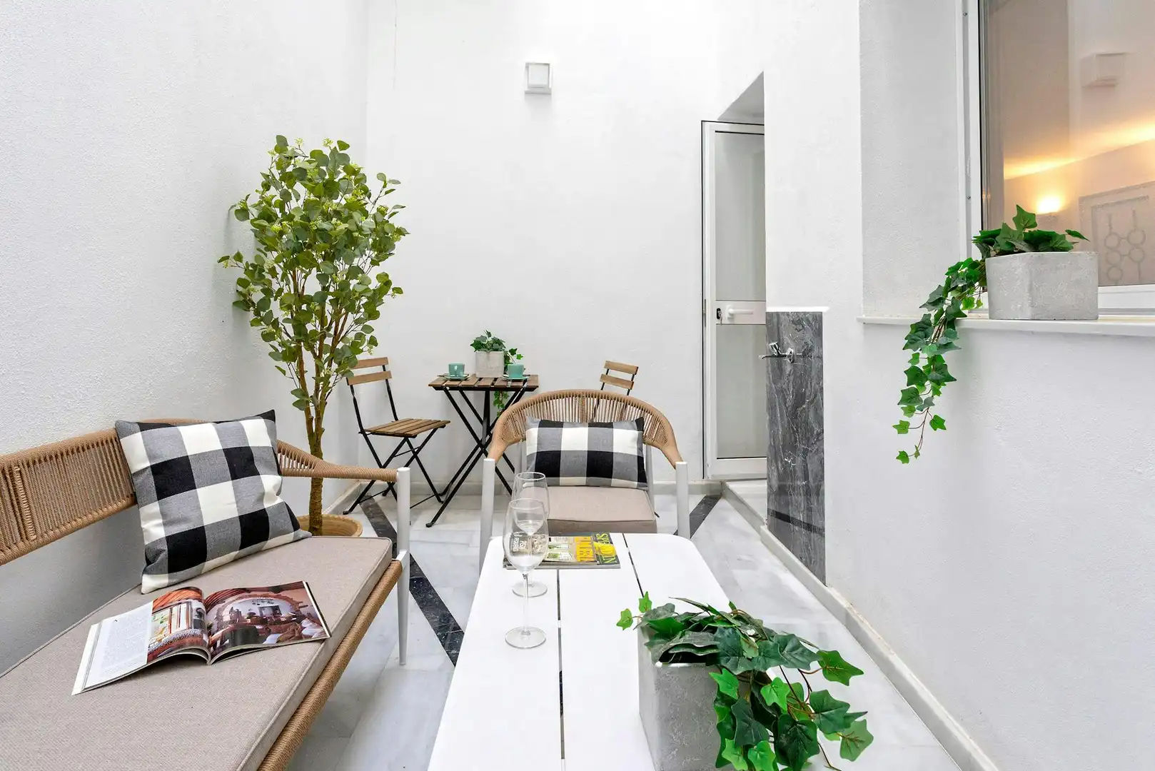 Terraza de Piso de alquiler en Sevilla con Aire acondicionado, Calefacción y Lavadora