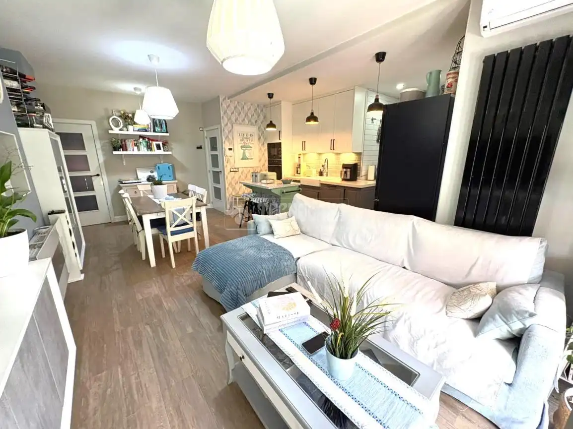 Living room of Flat for sale in Parla  with Air Conditioner and Storage room