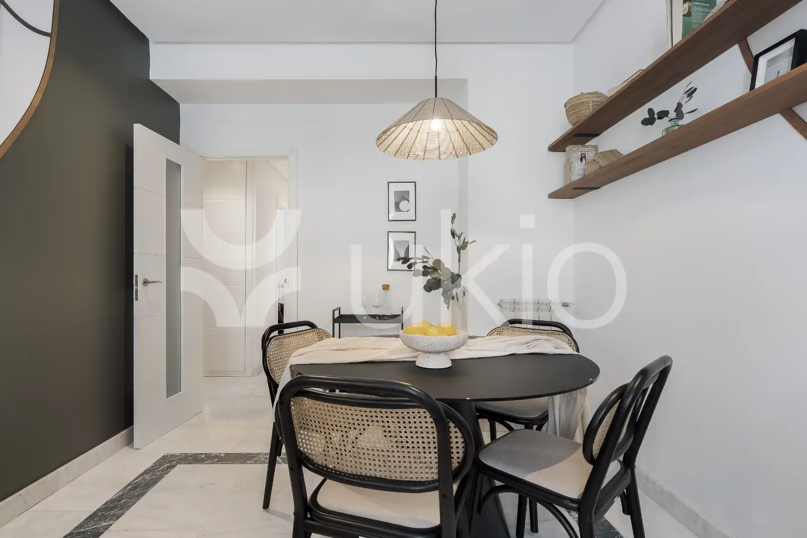 Comedor de Apartamento de alquiler en Madrid con Aire acondicionado, Calefacción y Amueblado