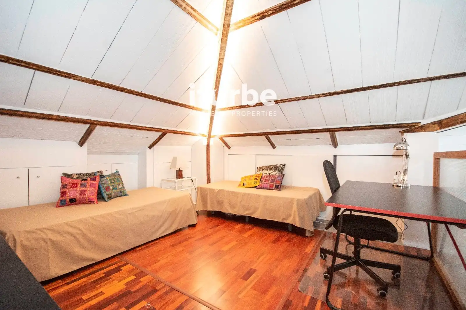 Schlafzimmer von Dachboden zur Miete in Fuengirola mit Klimaanlage, Terrasse und Möbliert
