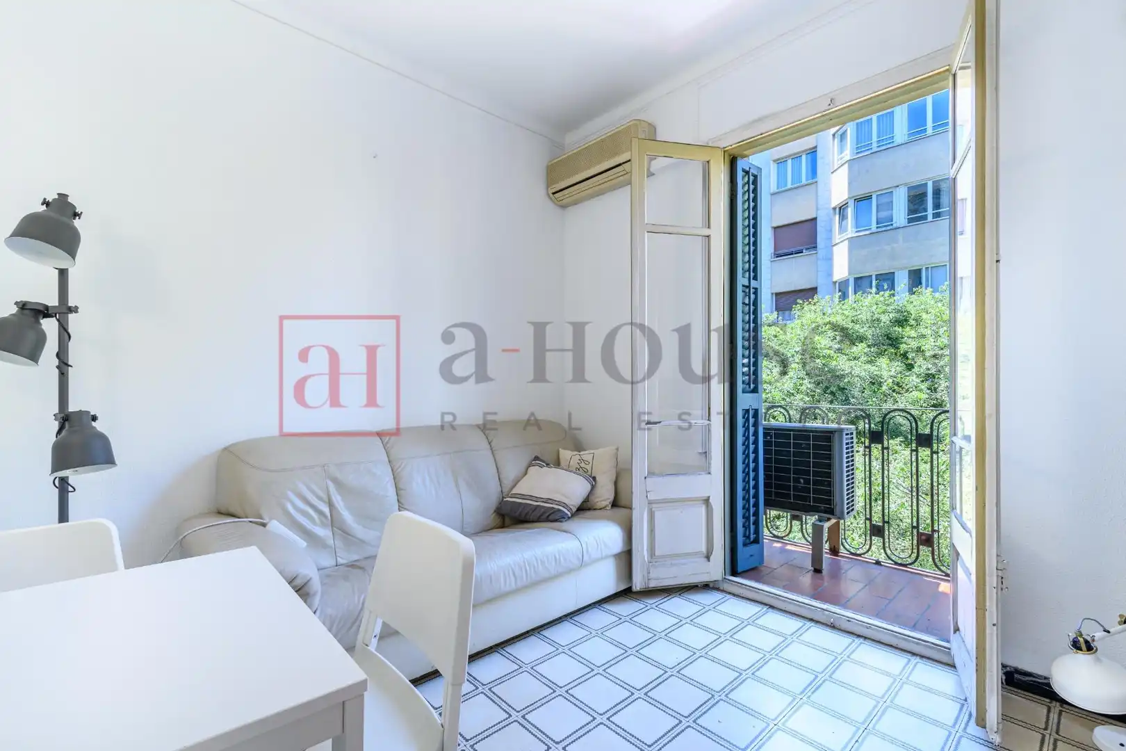 Wohnung mit Terrasse zum Verkauf in Carrer de València, imagen 3