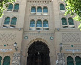 Vista exterior de Pis de lloguer en  Granada Capital amb Terrassa i Balcó