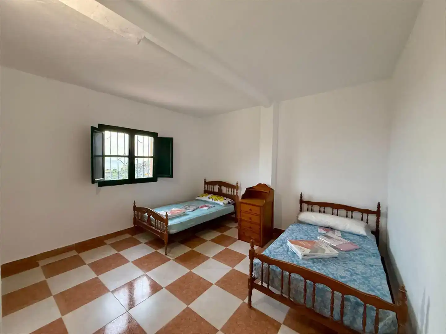 Schlafzimmer von Country house zum Verkauf in Albuñol mit Klimaanlage, Privatgarten und Schwimmbad