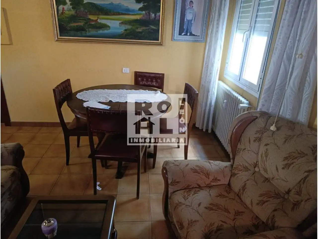 Sala de estar de Piso en venta en León Capital  con Calefacción y Terraza