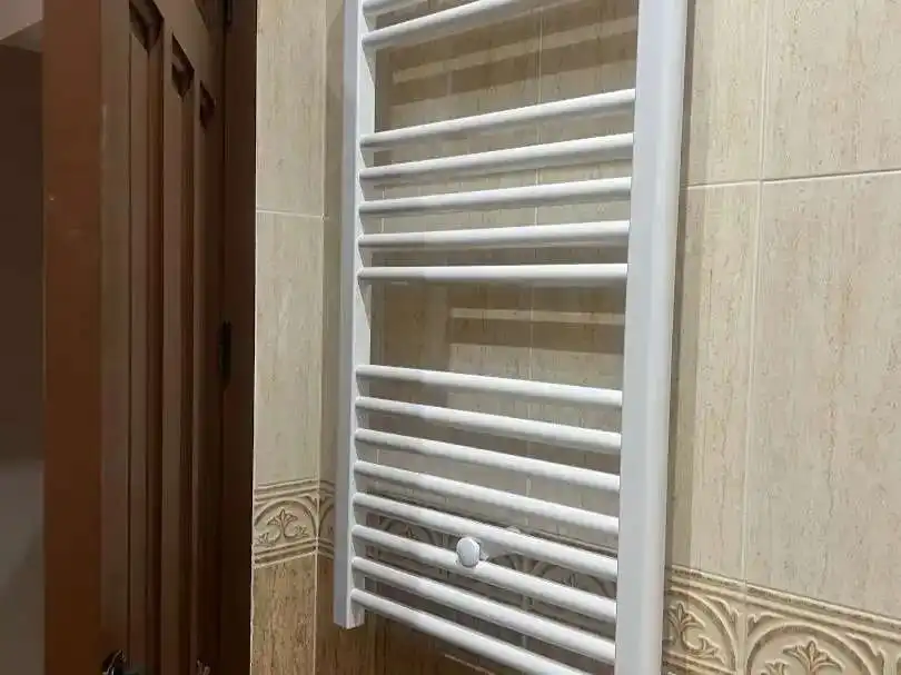 Baño de Piso en venta en Benamargosa con Terraza y Trastero