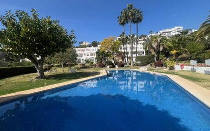 Swimming pool of Single-family semi-detached for sale in Benahavís  with Air Conditioner, Private garden and Terrace