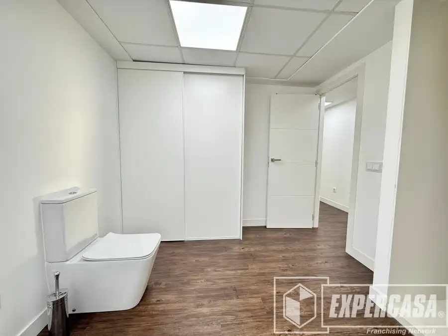 Bathroom of Houses for sale in Domeño  with Air Conditioner and Terrace