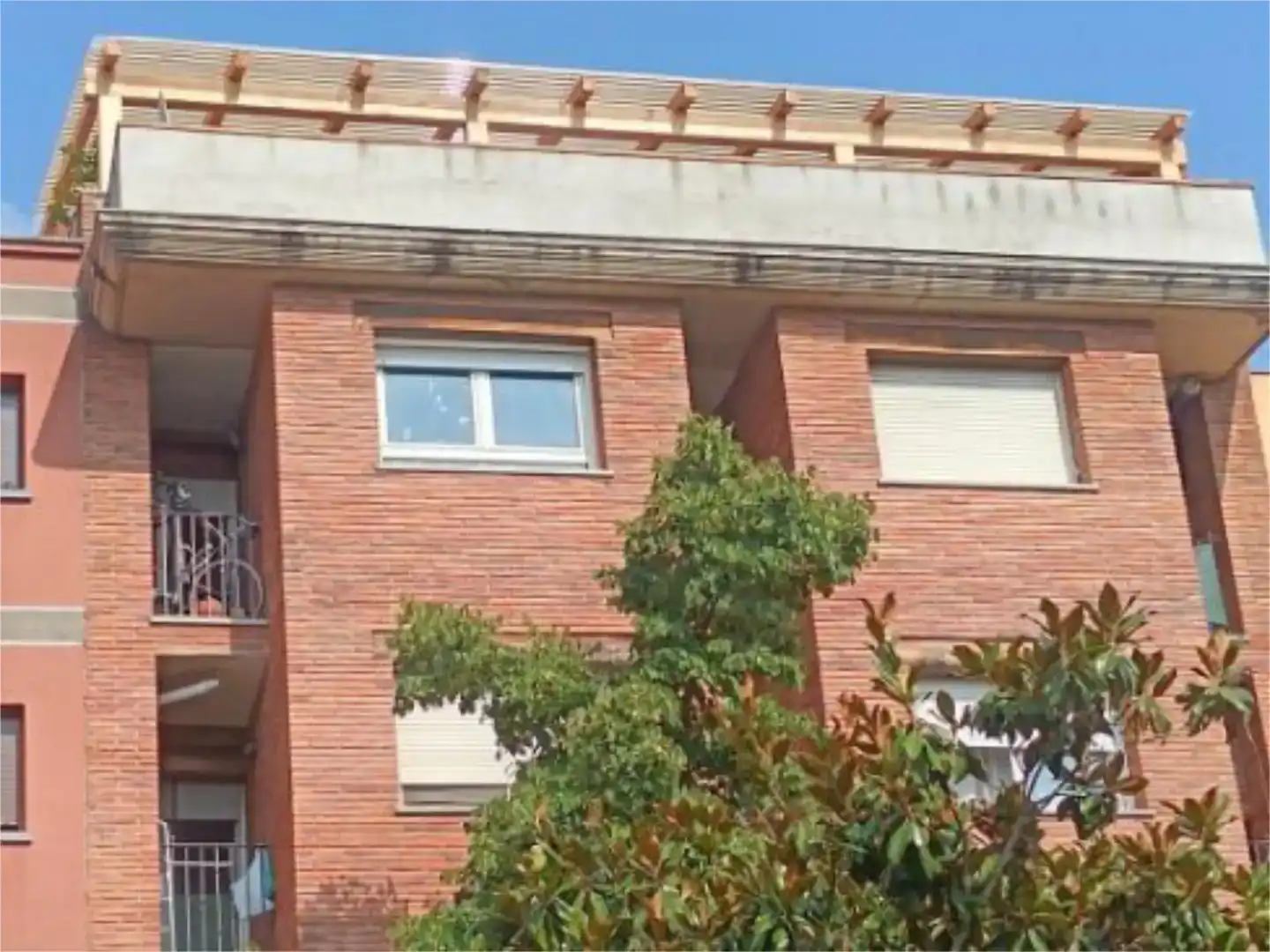 Vista exterior de Piso en venta en Salt con Aire acondicionado y Balcón
