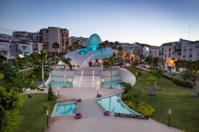 Local comercial en Venta en Puerto de Estepona