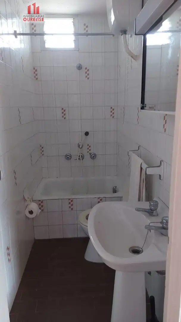 Baño de Casa o chalet en venta en Ourense Capital  con Jardín privado, Trastero y Amueblado