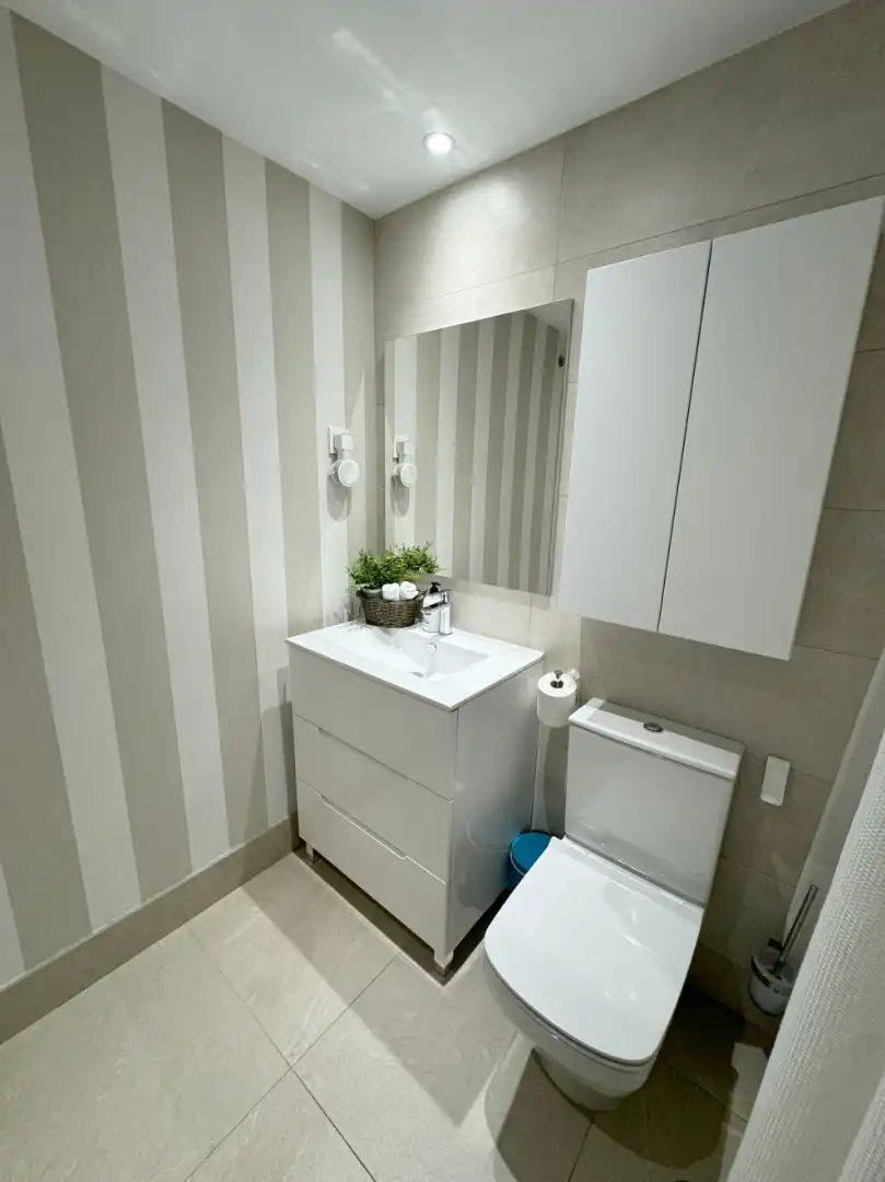Baño de Planta baja de alquiler en Boadilla del Monte con Aire acondicionado, Calefacción y Jardín privado
