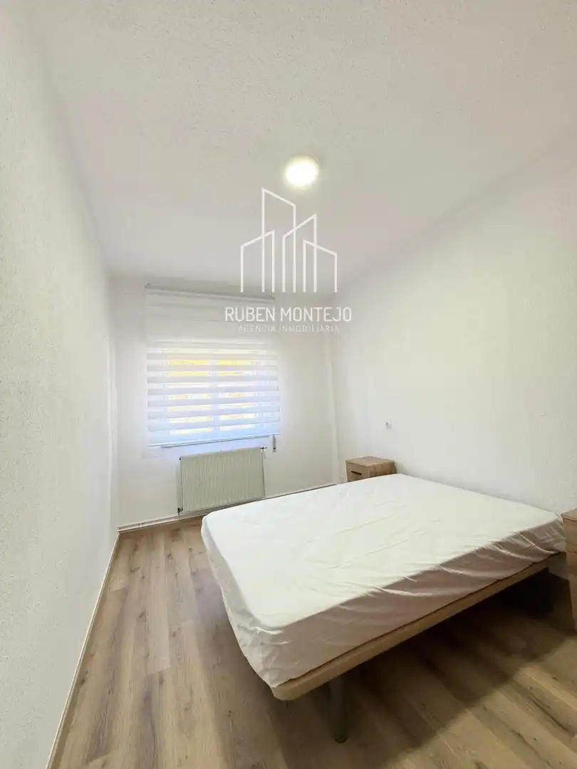 Bedroom of Flat for rent in Salamanca  with Heating, Storage room and Furnished