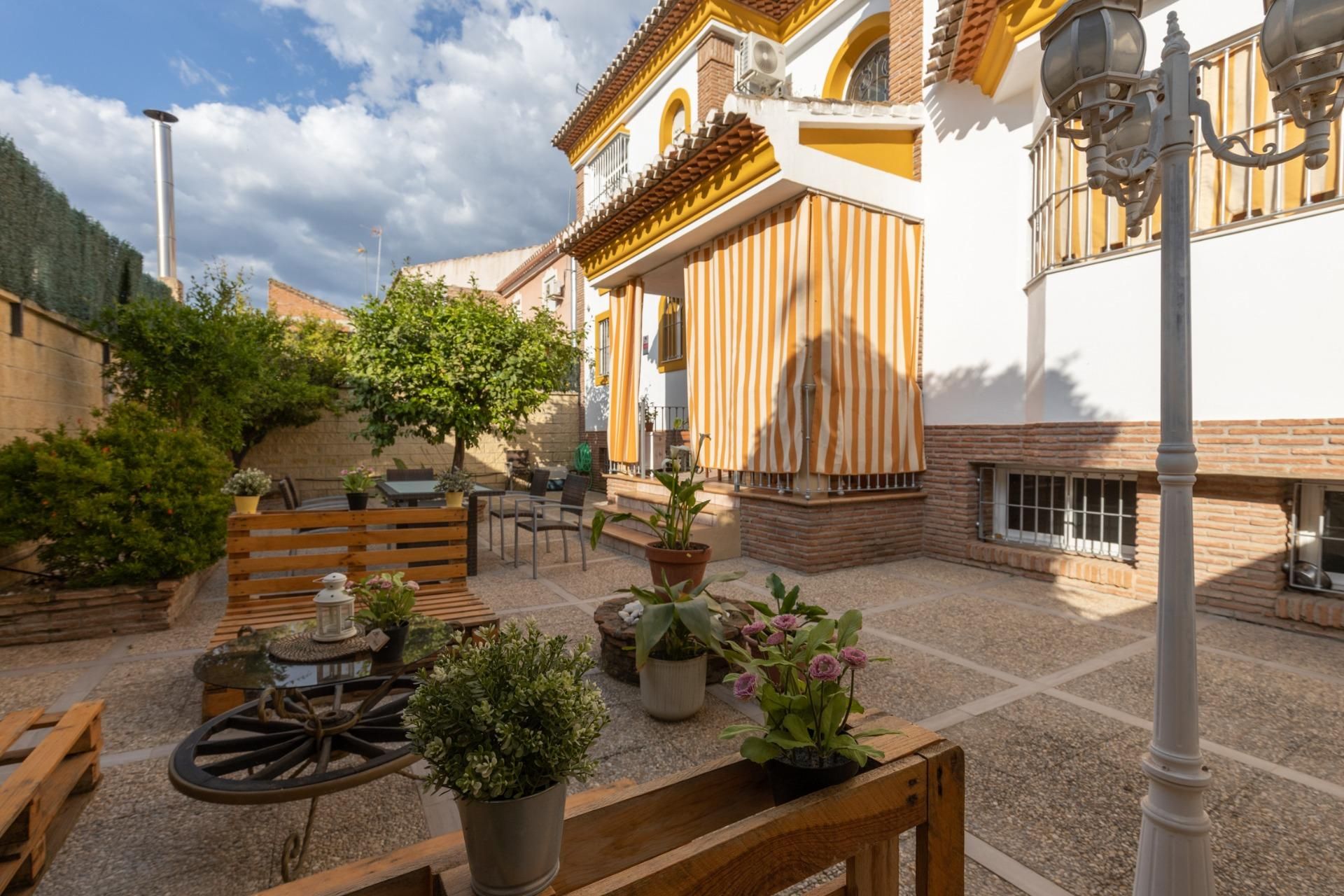 Jardí de Casa o xalet en venda en Atarfe amb Aire condicionat i Calefacció