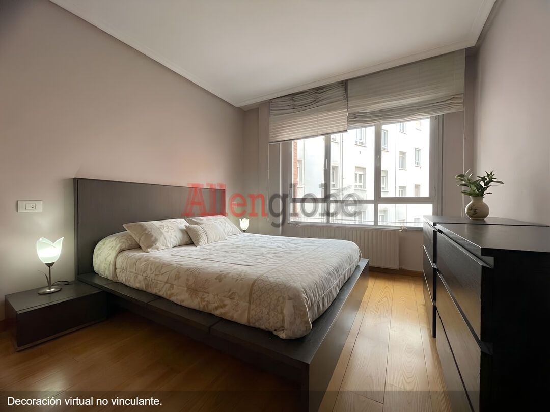Habitación de Piso en venta en Oviedo  con Calefacción