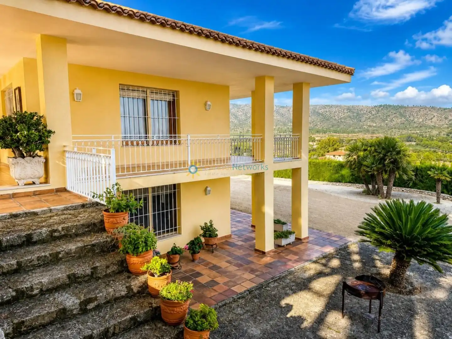Vista exterior de Casa o xalet en venda en Ontinyent amb Calefacció, Jardí privat i Terrassa