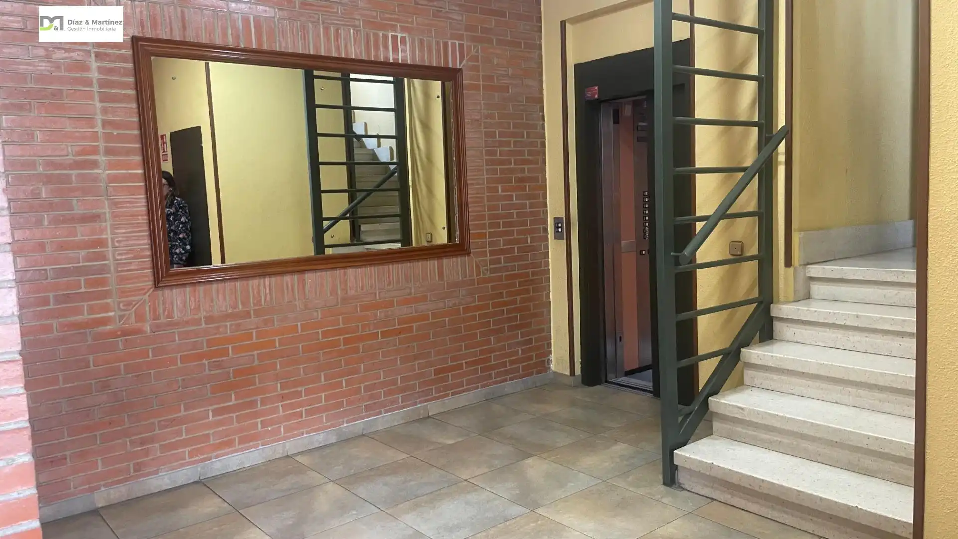 Piso en venta en Oviedo  con Calefacción, Parquet y Trastero