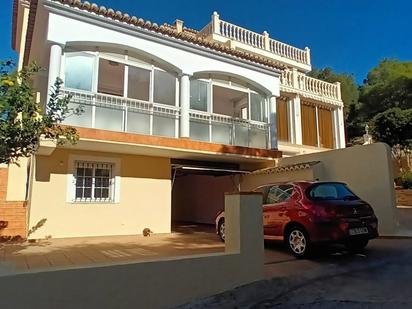 Vista exterior de Casa o xalet en venda en L'Alfàs del Pi amb Terrassa