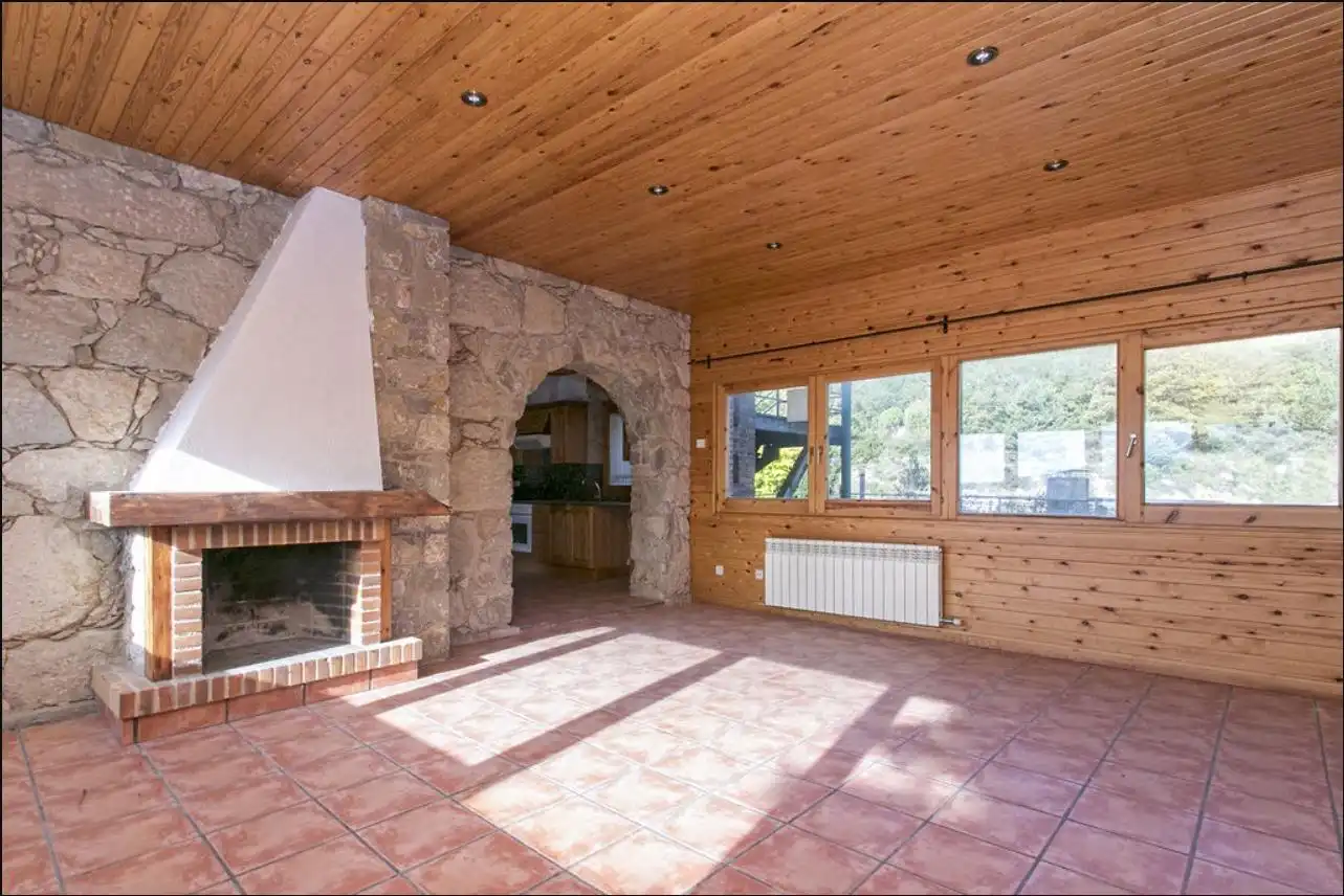 Flat for sale in Cercs, Barcelona