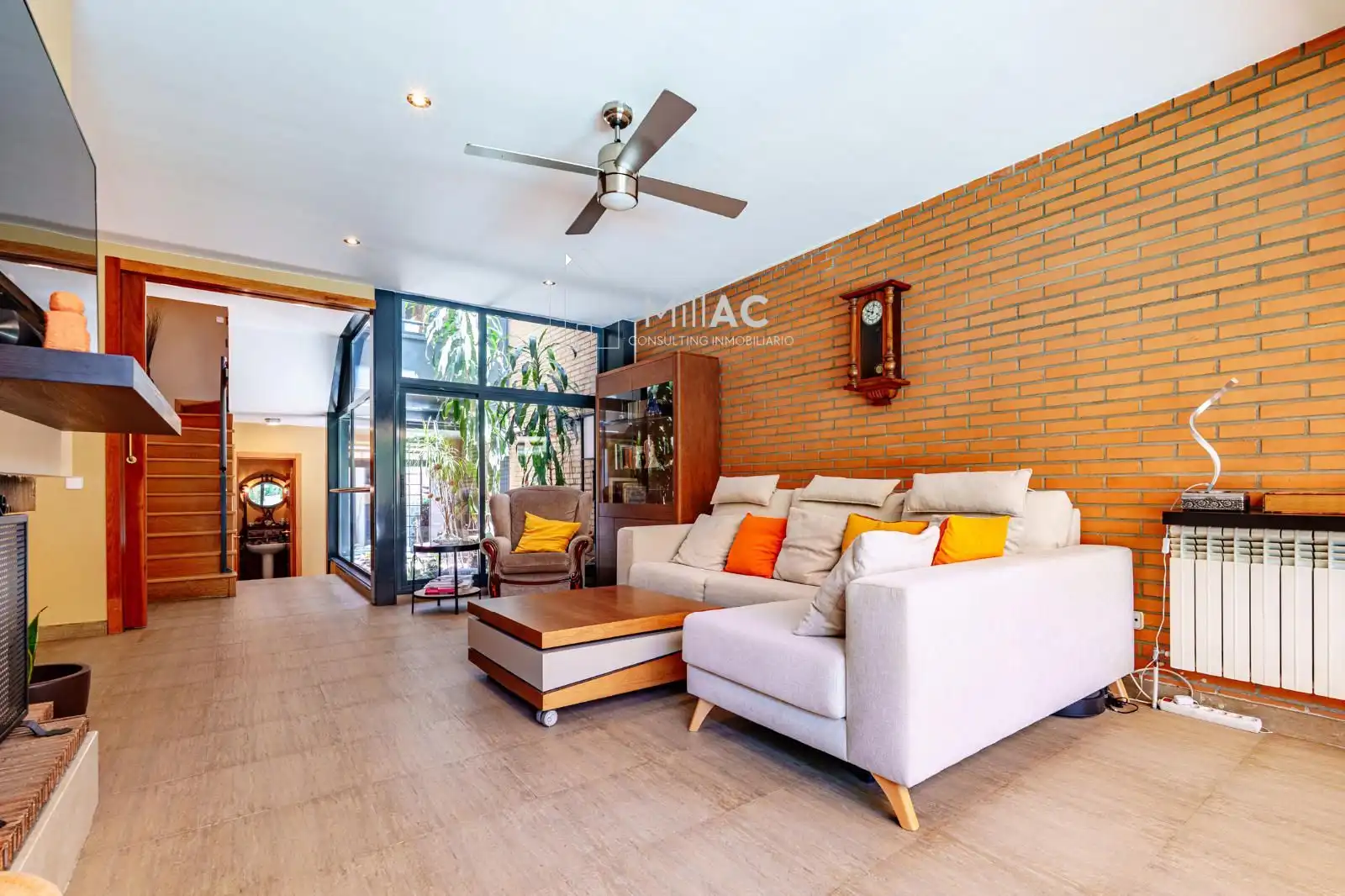 Sala de estar de Casa adosada en venta en Madrid con Aire acondicionado, Calefacción y Jardín privado