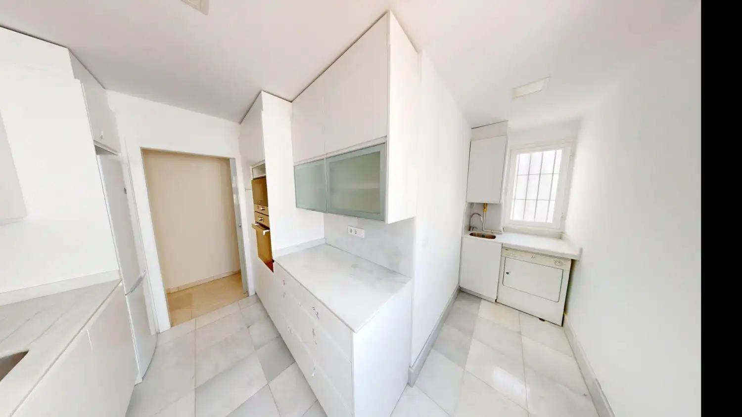 Kitchen of Flat for rent in Sevilla  with Air Conditioner, Heating and Storage room